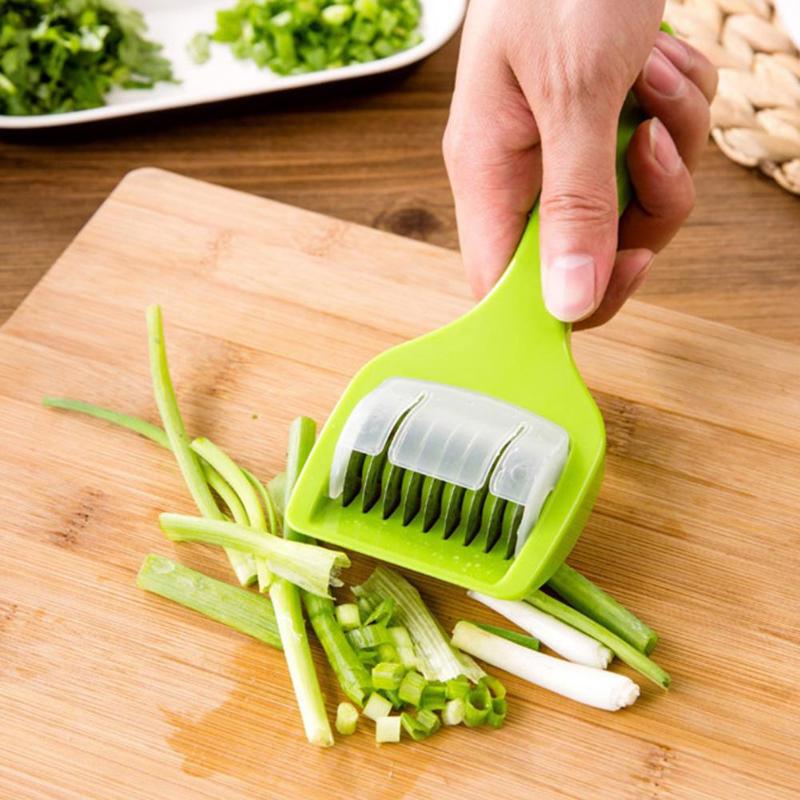 Herb Roller Mincer, Manual Scallion Cutter With 6 Stainless Steel Blades,  Kitchen Vegetable Chopper, Scallion Slicer, Onion Slicer, Green Onion  Shredder, Stainless Steel Scallion Cutter, Creative Vegetable Slicer,  Kitchen Stuff, Kitchen Tools 